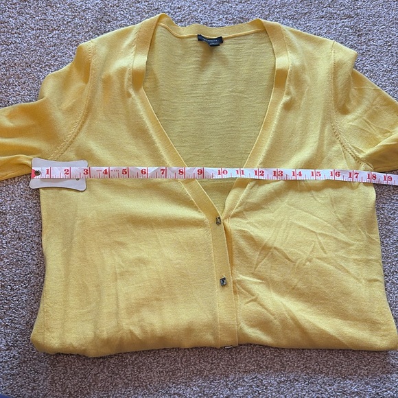 Women’s Ann Taylor Cardigan Size Medium - Picture 8 of 9